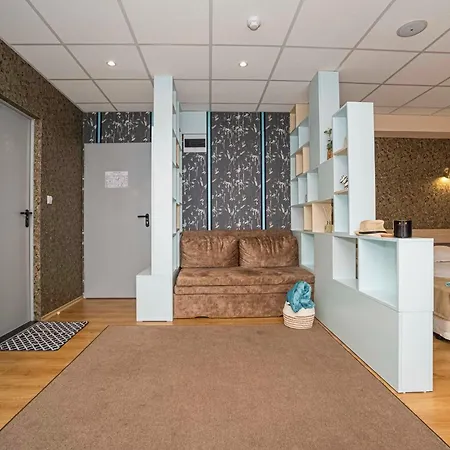 호텔 Hotel City 2*