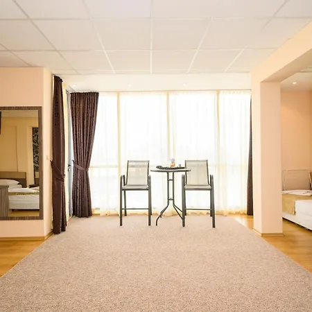 Отель Hotel City 2*