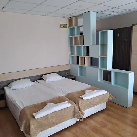 Отель Hotel City