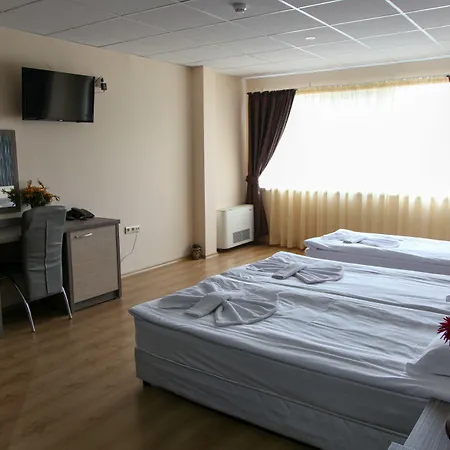 Отель Hotel City 2*