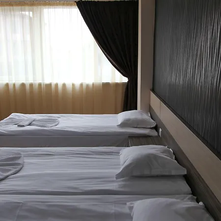Отель Hotel City