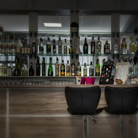 Hotell Hotel City 2*