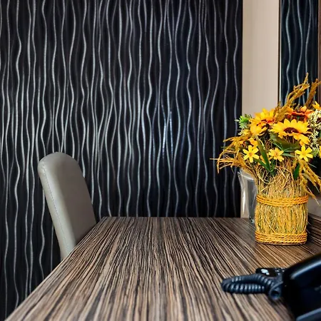 Hotell Hotel City 2*