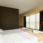 Hotel City 호텔 2*