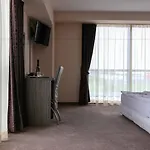 호텔 Hotel City 2*