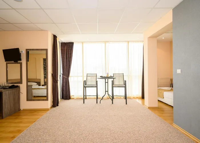 호텔 Hotel City 2*